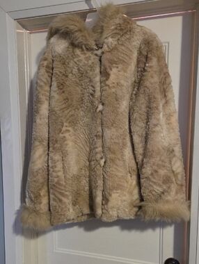 Vintage Plush Faux Fur Teddy Jacket in Beige